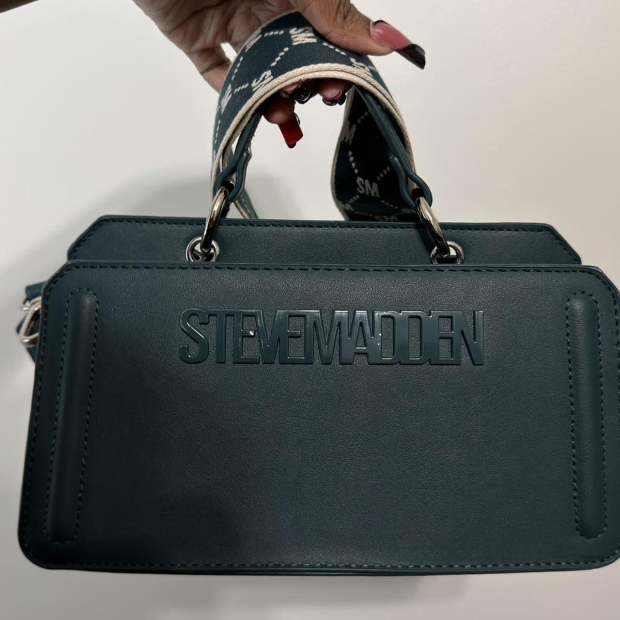 Picture of STEVE MADDEN (SM) SHOULDER BAG DEEP EMERALD